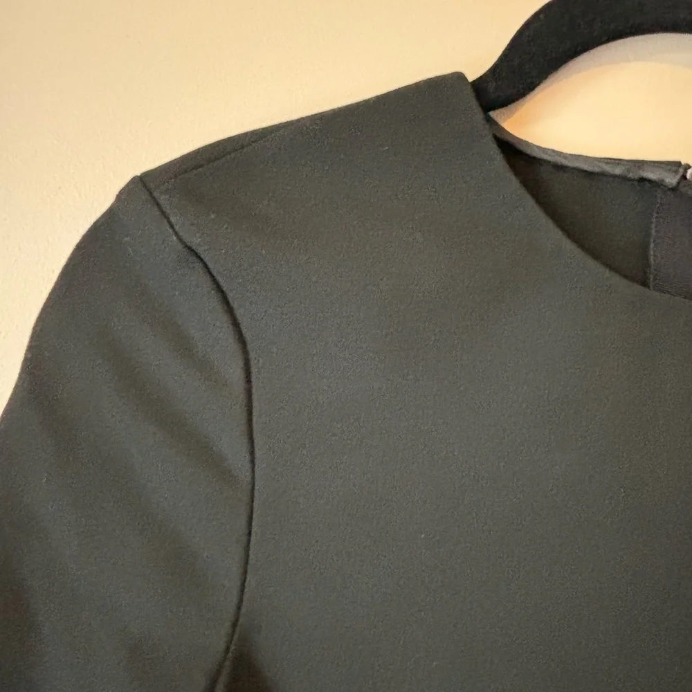 Aritzia t. babaton Blouse Sz XS Short Sleeve  Black EUC - Picture 7 of 13